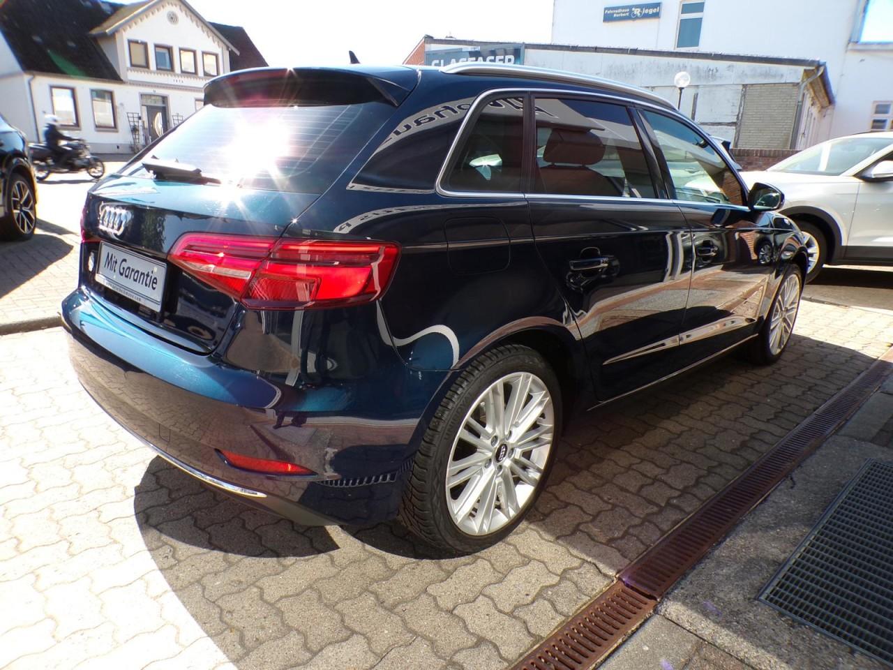 Audi A3 SPORTBACK 1.5TFSI*S-TRONIC*DESIGN*ACC*AHK*LED