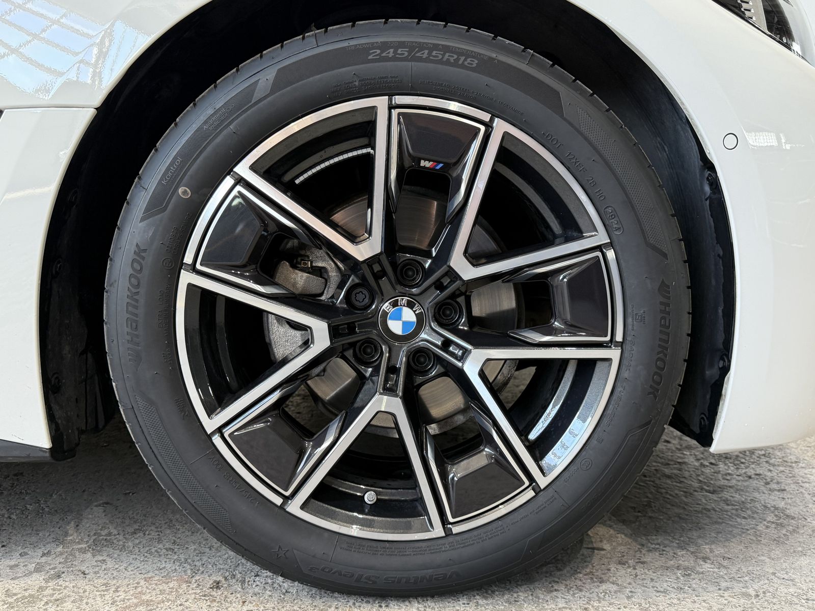 Fahrzeugabbildung BMW 420d M Sportpaket, Standheizung