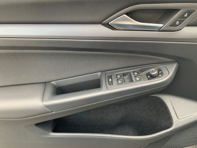 Golf VIII 2.0 TDI DSG ACTIVE AHK+HUD+NAV+PANO+AC