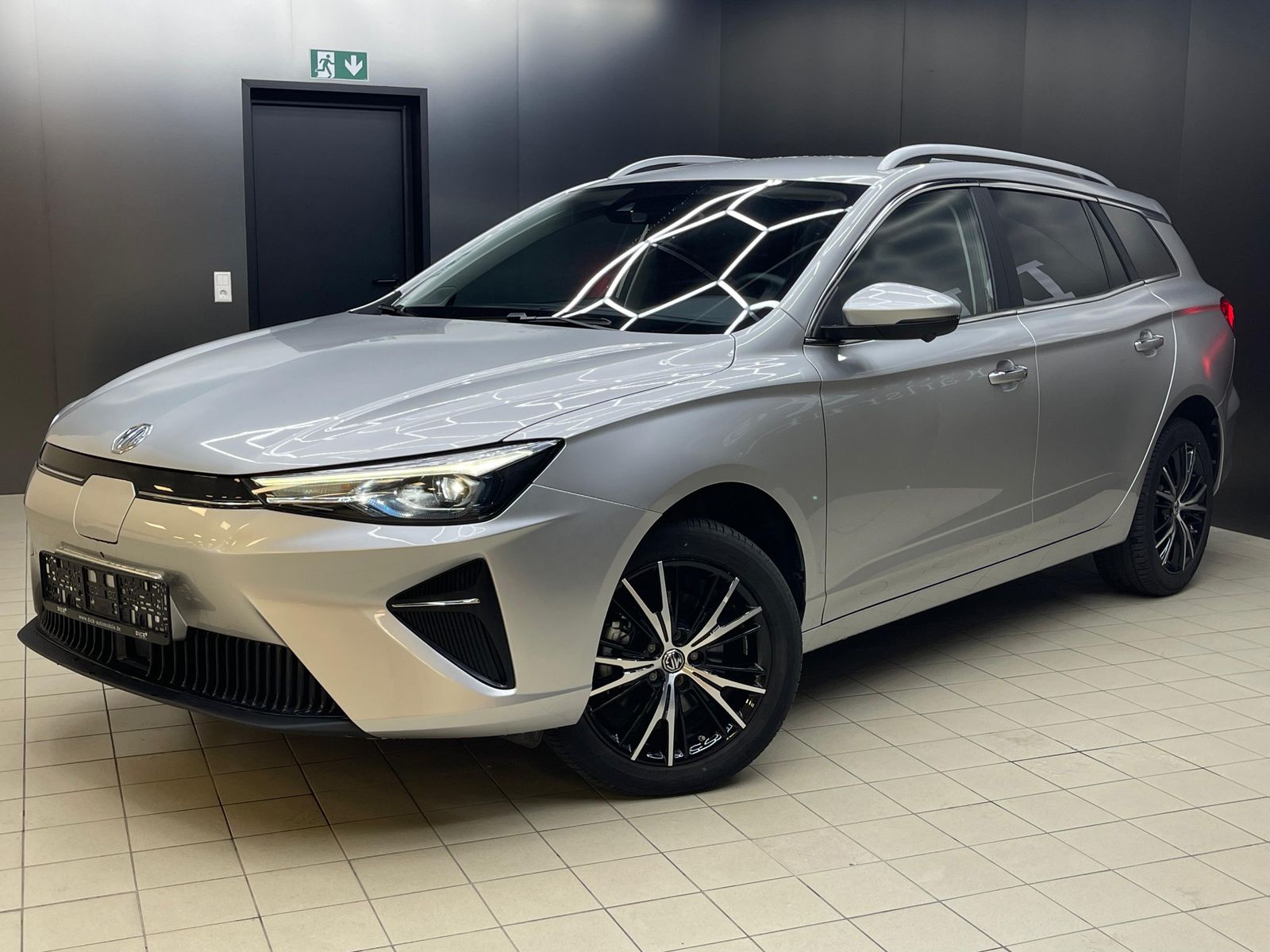 Fahrzeugabbildung MG MG5 61 KWH Luxury NAVI+LED+SHZ+DAB+ACC+360°+DAB+