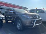Mitsubishi L200 Basis Club Cab 4WD - Mitsubishi L200: Cab Club