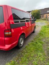 Volkswagen T5 Caravelle - rote Volkswagen T5 Caravelle