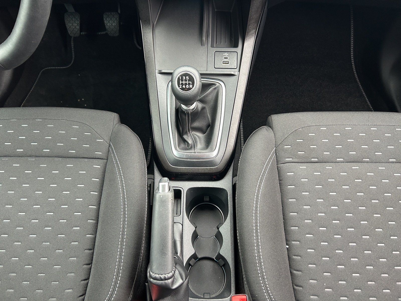Fahrzeugabbildung Ford Puma 1.0 Titanium LED/ACC/KAMERA/NAVI/SHZ/