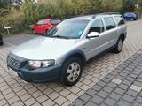 Volvo XC70 2.4T AWD Automatik Tüv 6/2026 Cross Country - silberne Volvo XC70