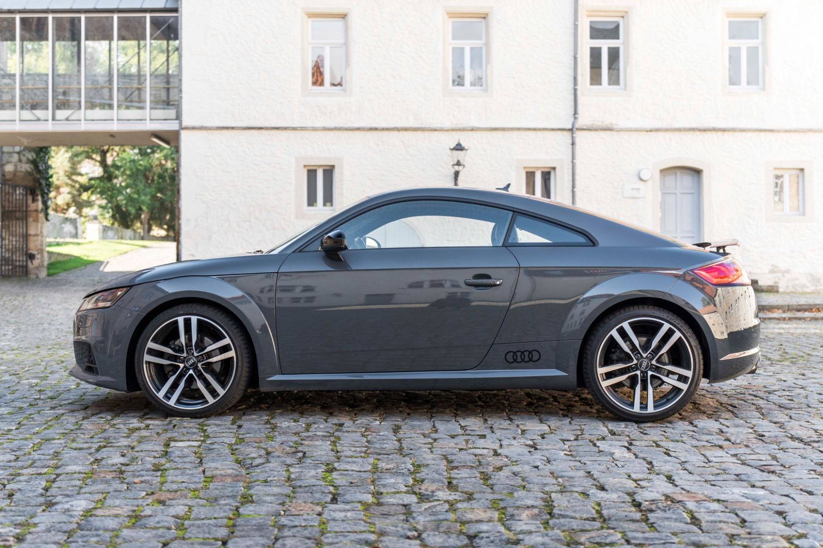 Fahrzeugabbildung Audi TT Coupe 2.0TFSI S-Tronic KAM B&O LED QUATTRO