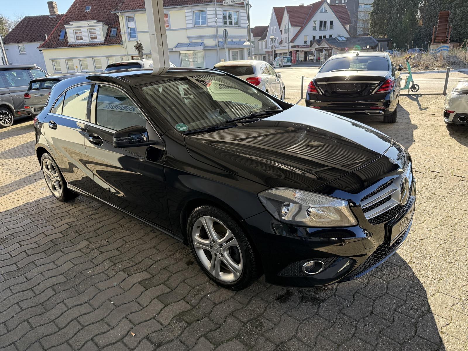 Mercedes-Benz A 180 7G Style Navi Leder PDC Spurssiste