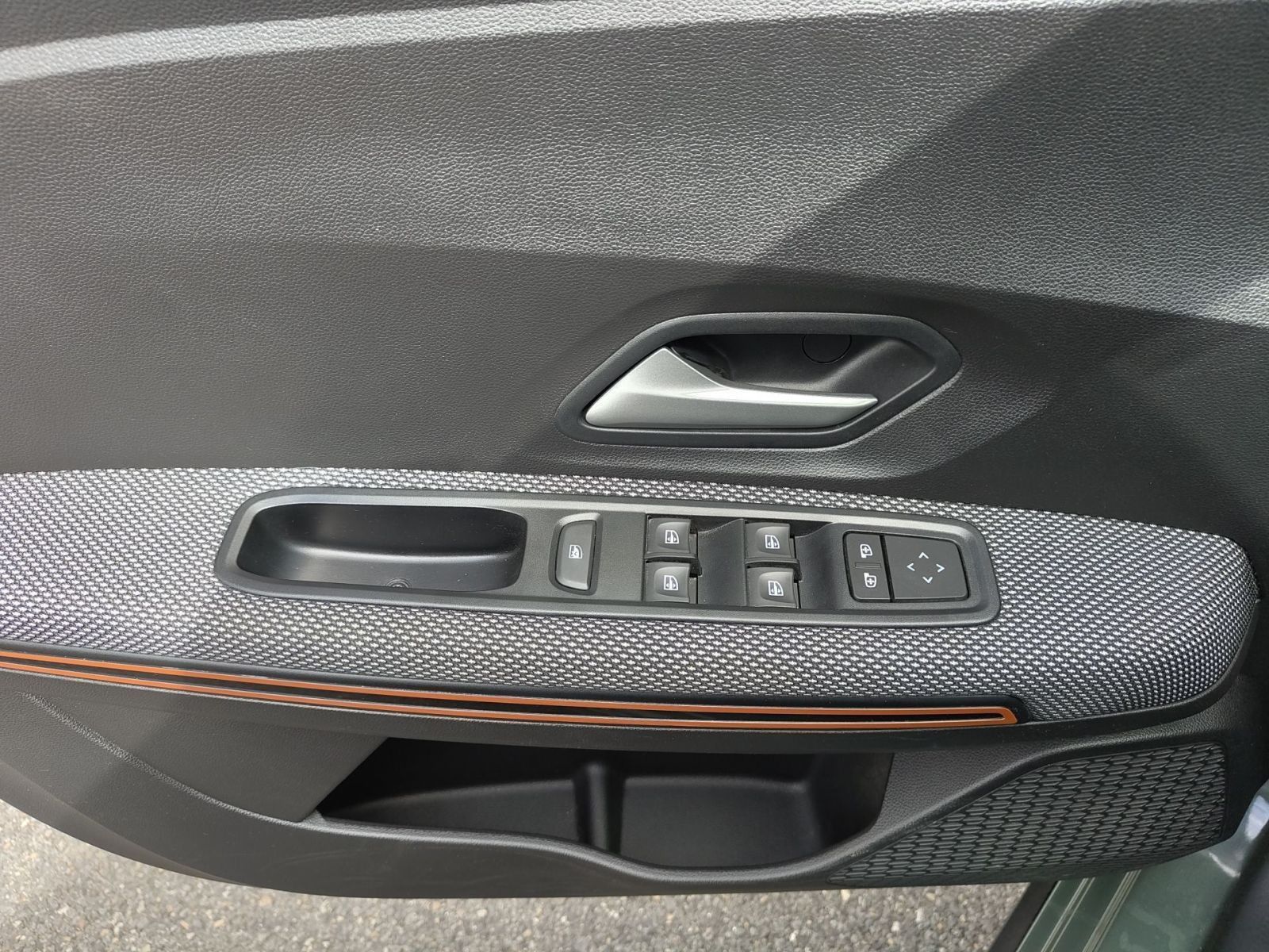 Fahrzeugabbildung Dacia Sandero III Stepway Expression+ TCE 110