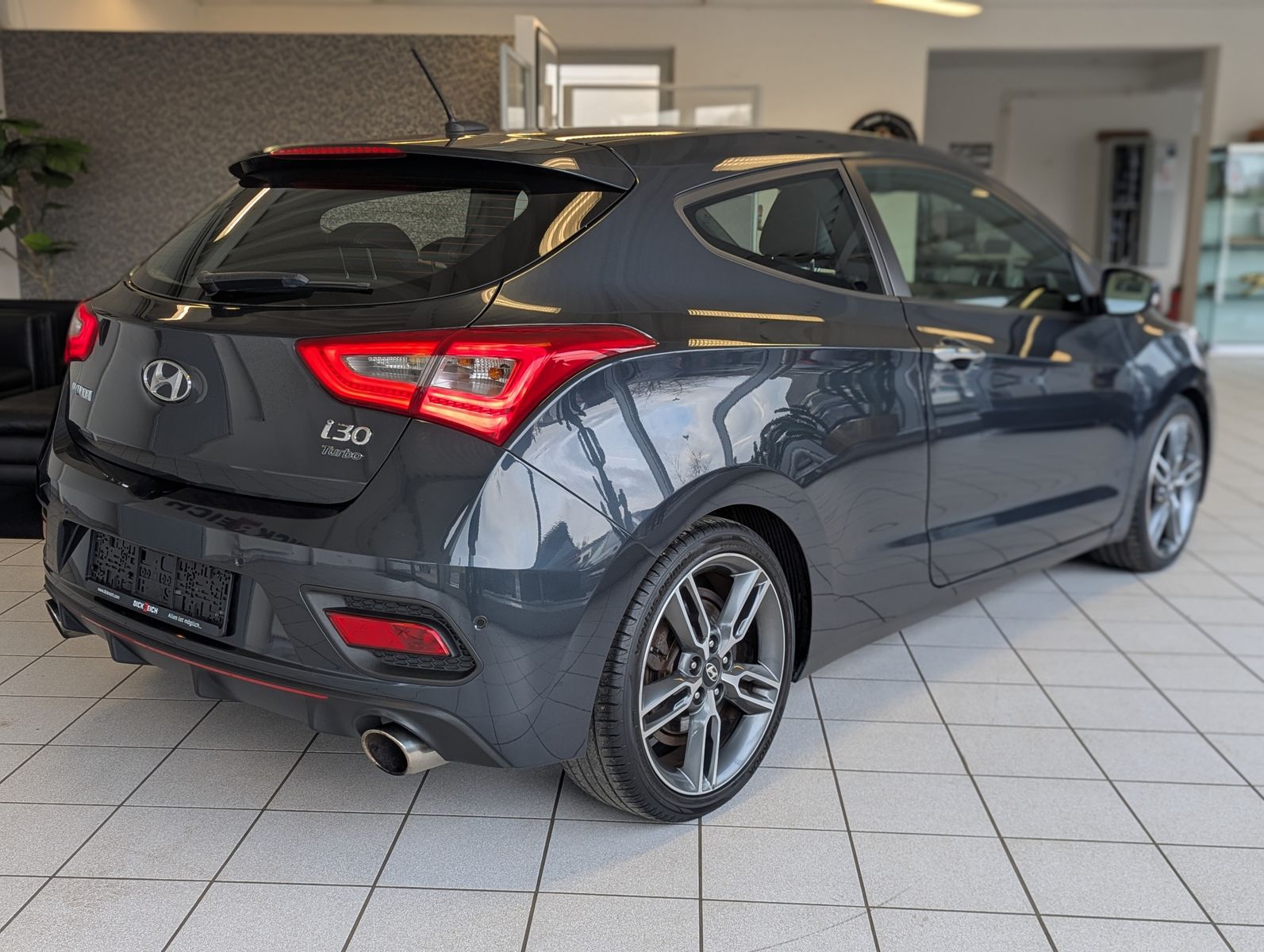 HYUNDAI i30 1.6 TGDI Turbo Navi Kamera T-Leder 18" - Image 5