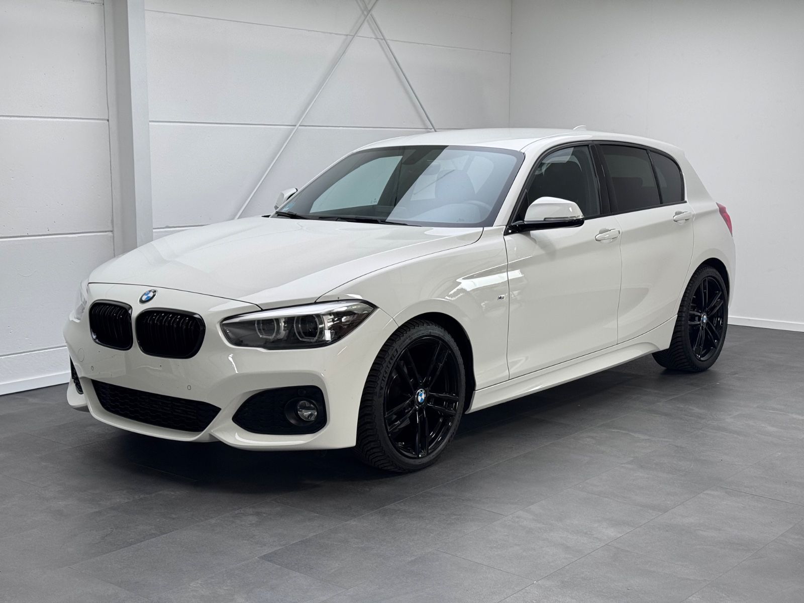 BMW Limousine 5-trg. 118 i Edition M Sport Shadow