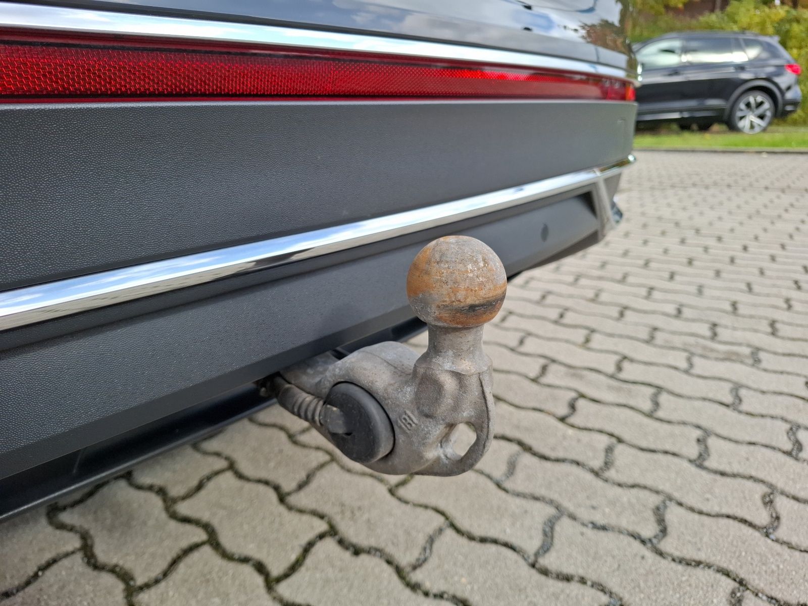 Fahrzeugabbildung Volkswagen Tiguan TDI Elegance DSG 4Mo Matrix AHK Navi AIF´