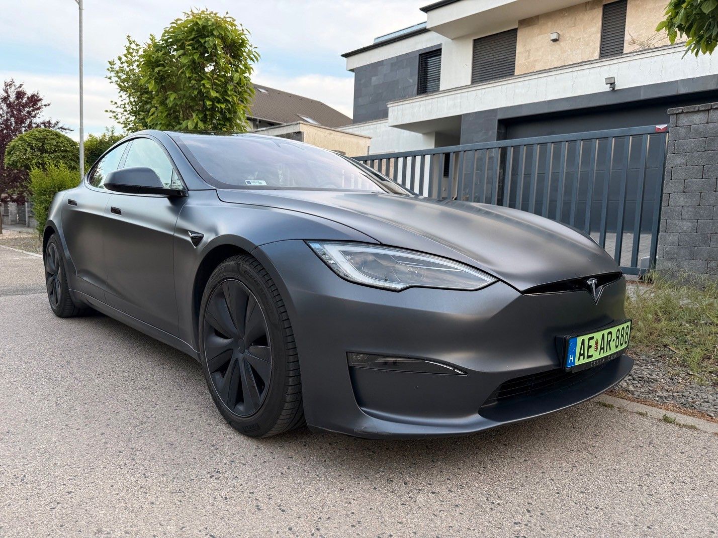 TESLA Model S