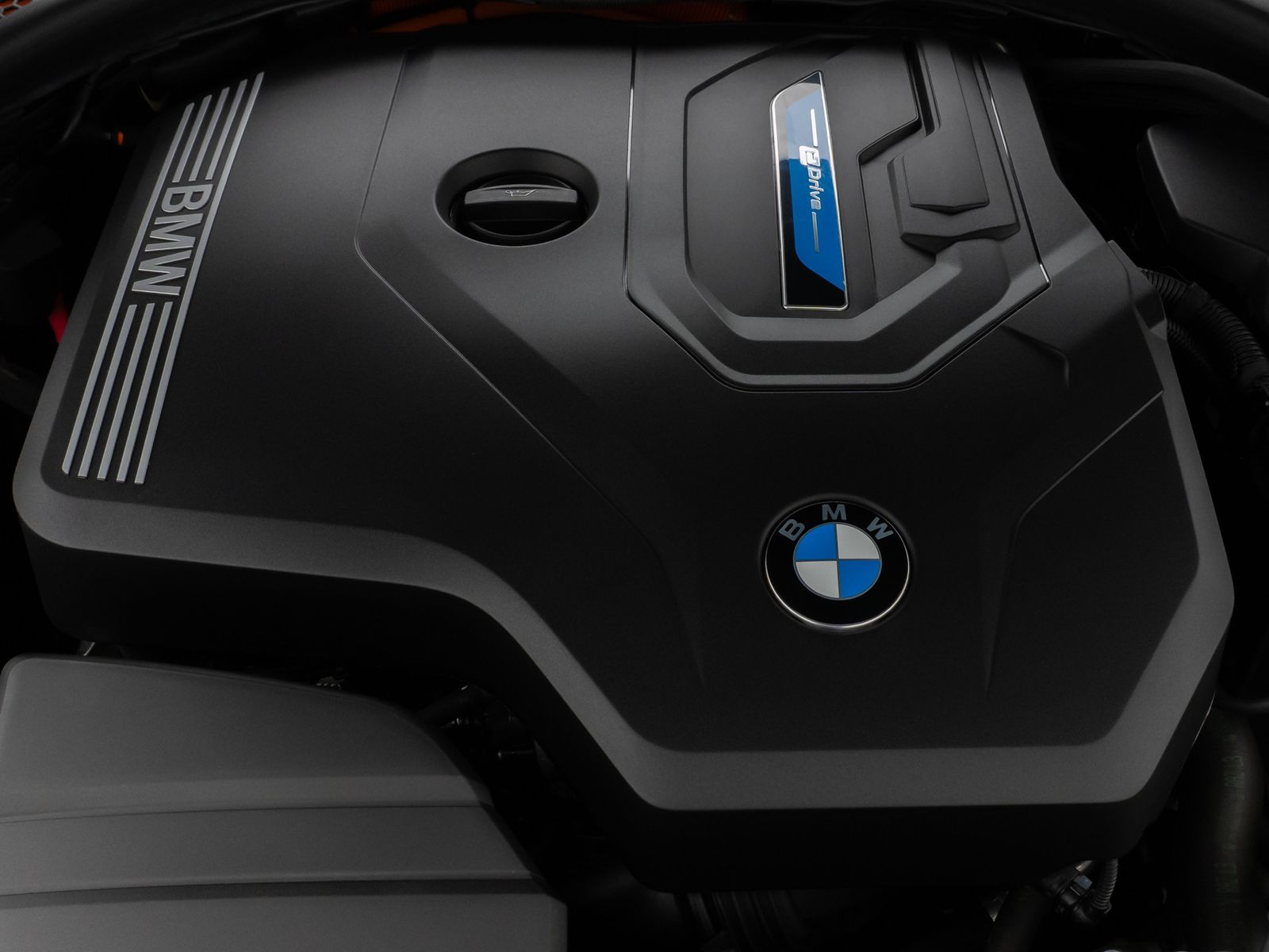 Fahrzeugabbildung BMW 330e  M Sport Laser Kamera HUD DAB HiFi Komfort