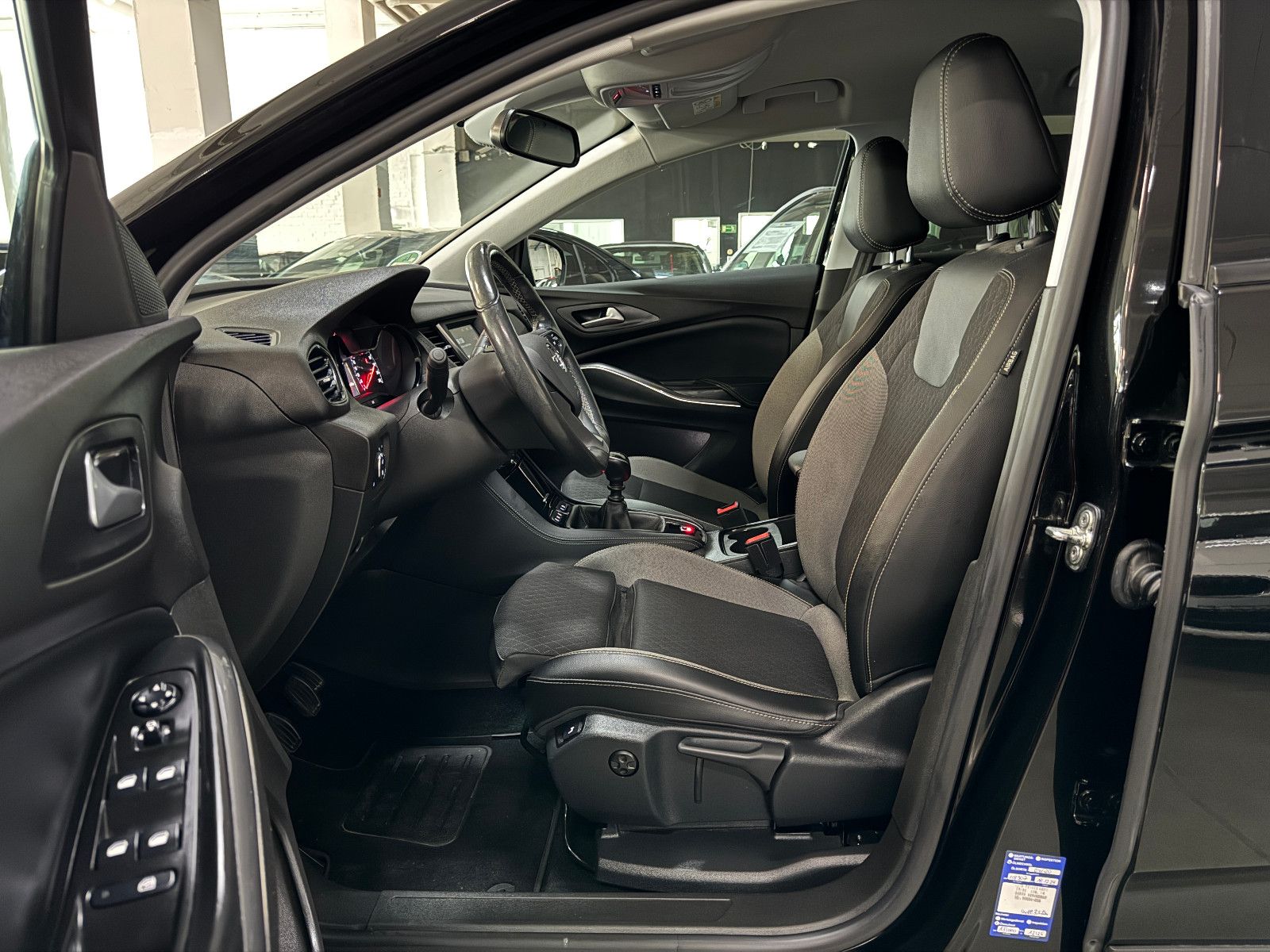 Fahrzeugabbildung Opel Grandland (X) SPORTPAKET & DESIGN LINE AHK LED+