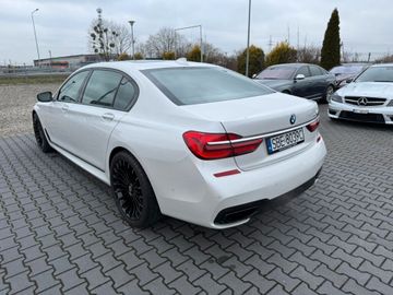 BMW 740 - 11