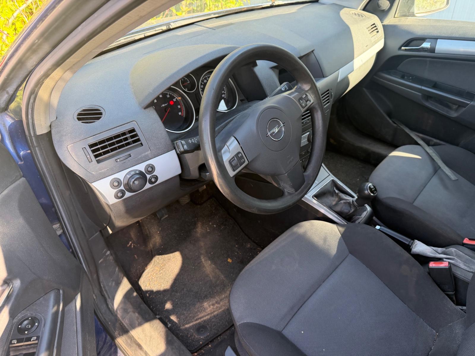 Opel Astra 2005 — photo 7