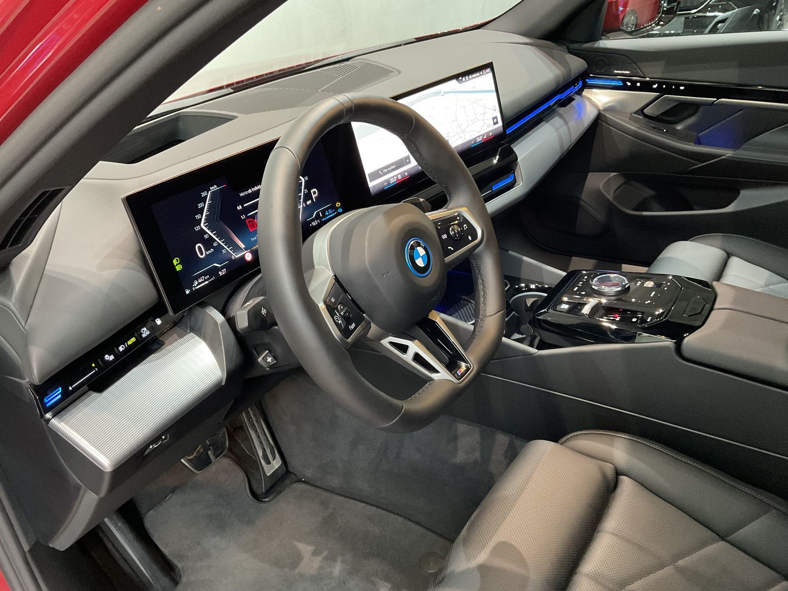 Fahrzeugabbildung BMW 530e xDrive M Sportpaket, Panorama Glasdach, akt