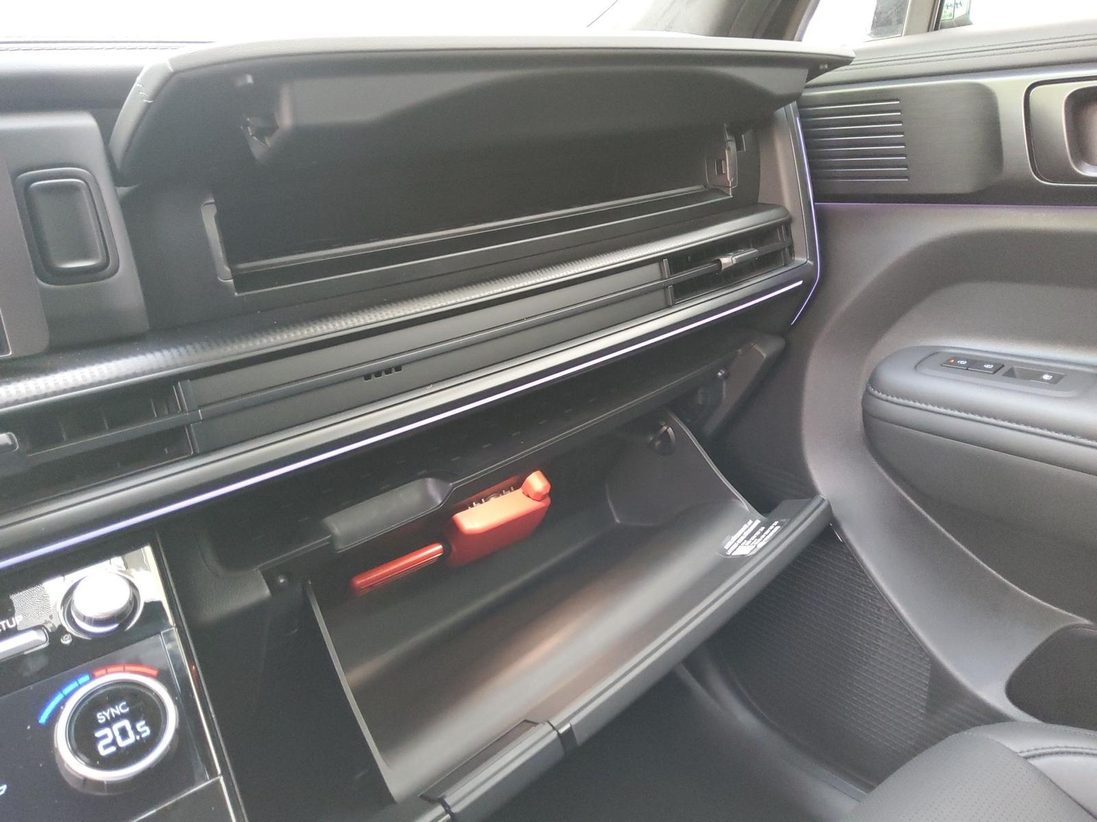 Hyundai Santa Fe MY25 1.6 TGDi HEV 4WD BLACKLINE HuD/BOS