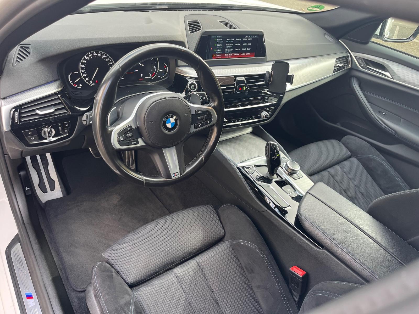BMW 530d Sport-Aut M Paket LED*Alcantara*Kamera*AHK