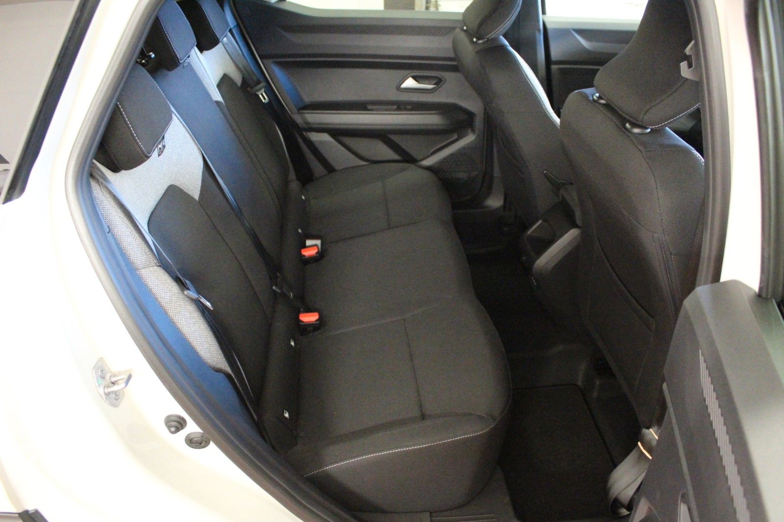 Fahrzeugabbildung Dacia Duster hybrid-G 150 4x4 Journey MY26