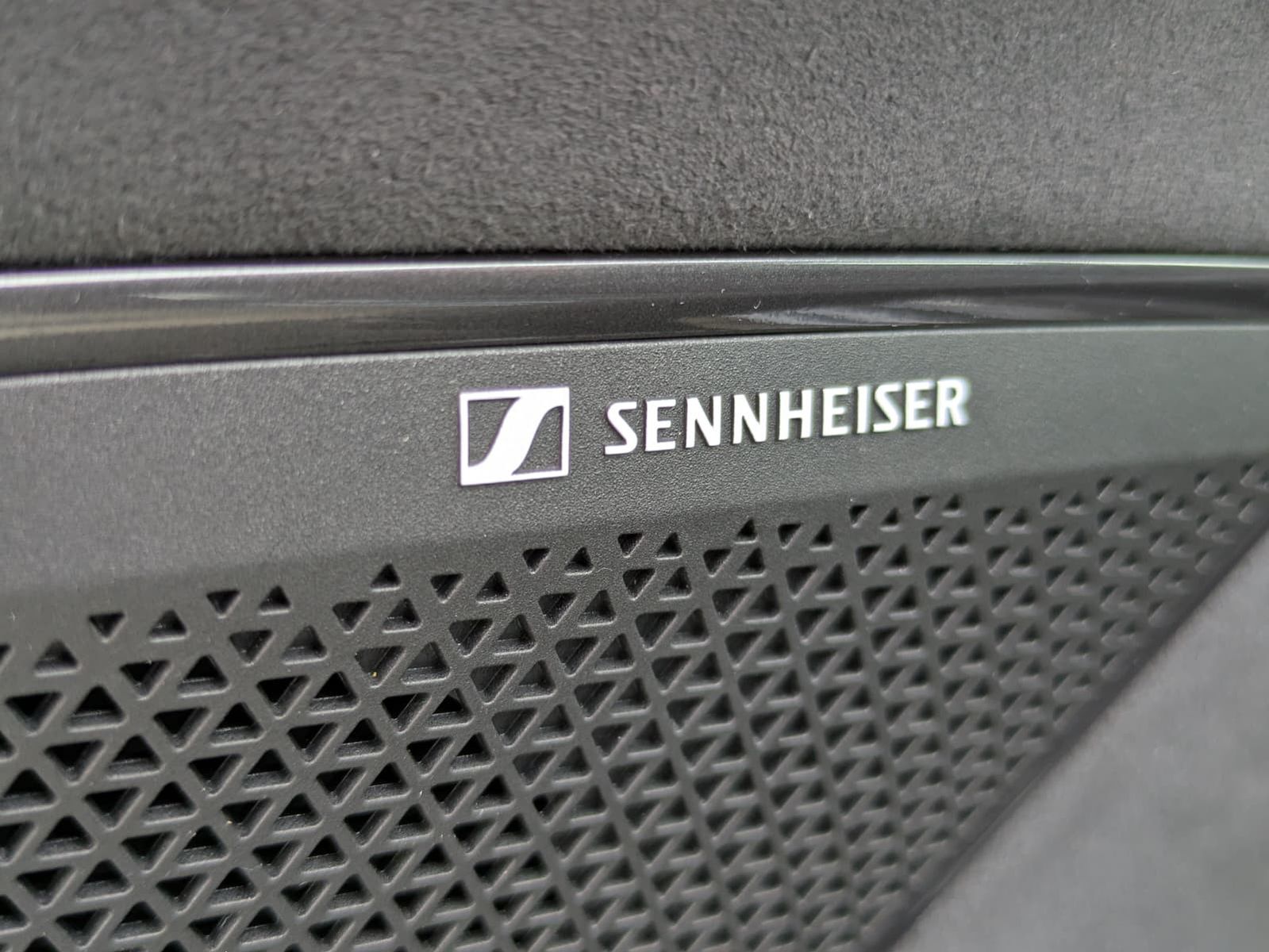 Fahrzeugabbildung CUPRA Leon 1.5 eTSI MATRIX*PANO*ALCAN.*AHK*SENN*Drive2