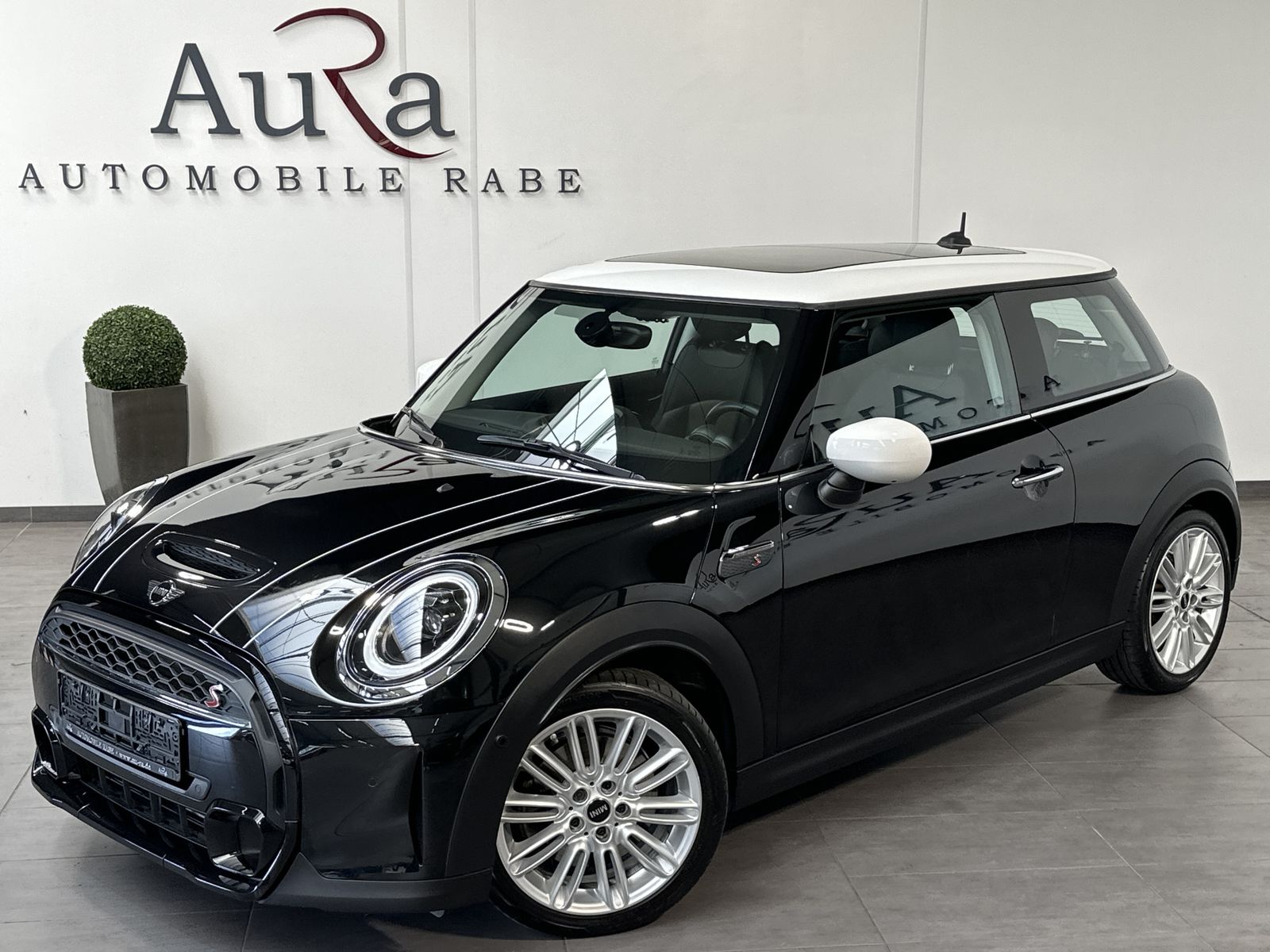 Fahrzeugabbildung MINI Cooper S Sport-Aut. NAV+LED+PANO+PARKASSISTENT