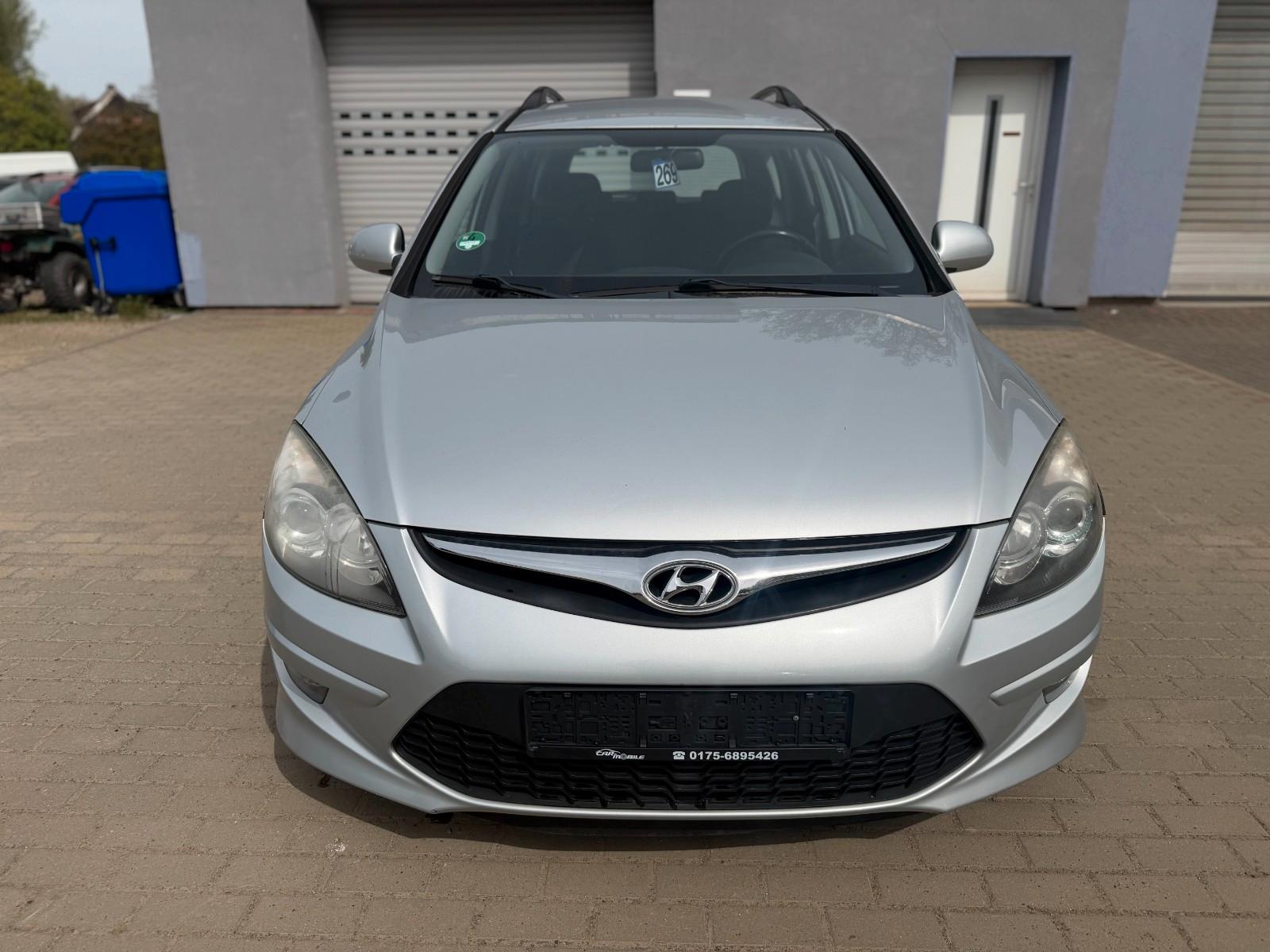 Hyundai i30 CW blue 1.6 CRDi 66 kW Classic*KLIMA*