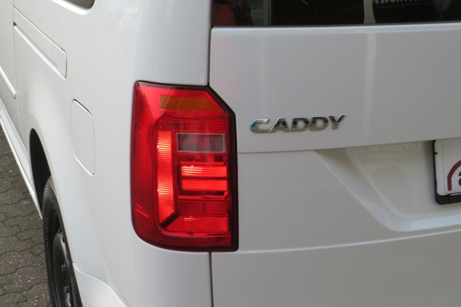 Fahrzeugabbildung Volkswagen Caddy MAXI 2.0-TDI COMFORT AHK NAVI STANDH. 1HD