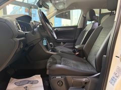 VW T-Roc 1.5 TSI Style DSG LED ACC NAVI AHK MASSAGE