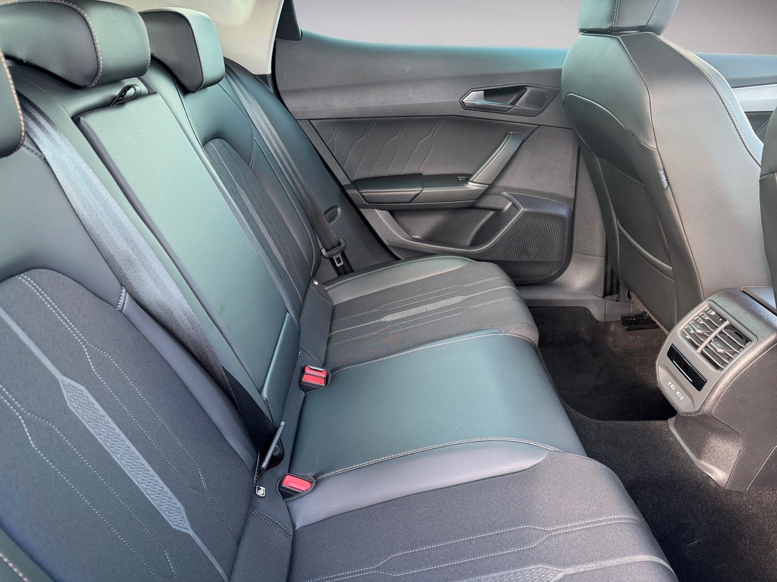 Fahrzeugabbildung CUPRA Formentor 1.5 TSI