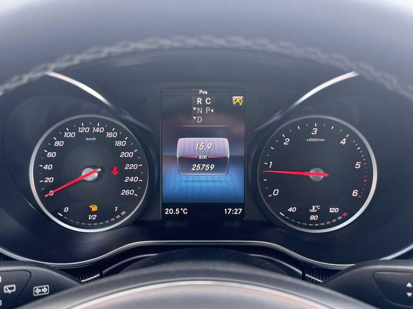 Fahrzeugabbildung Mercedes-Benz V 220 d EDITION DISTRONIC MBUX Kamera 6Sitze