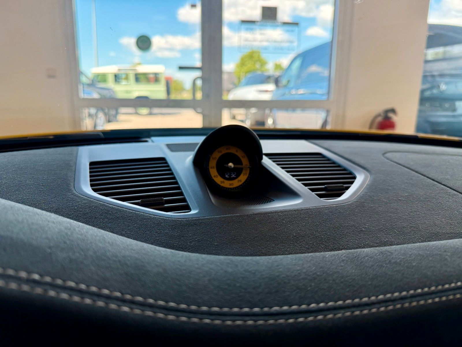 Fahrzeugabbildung Porsche 911 992 GT3 RS Weissach/PCCB/Clubsport/LIFT