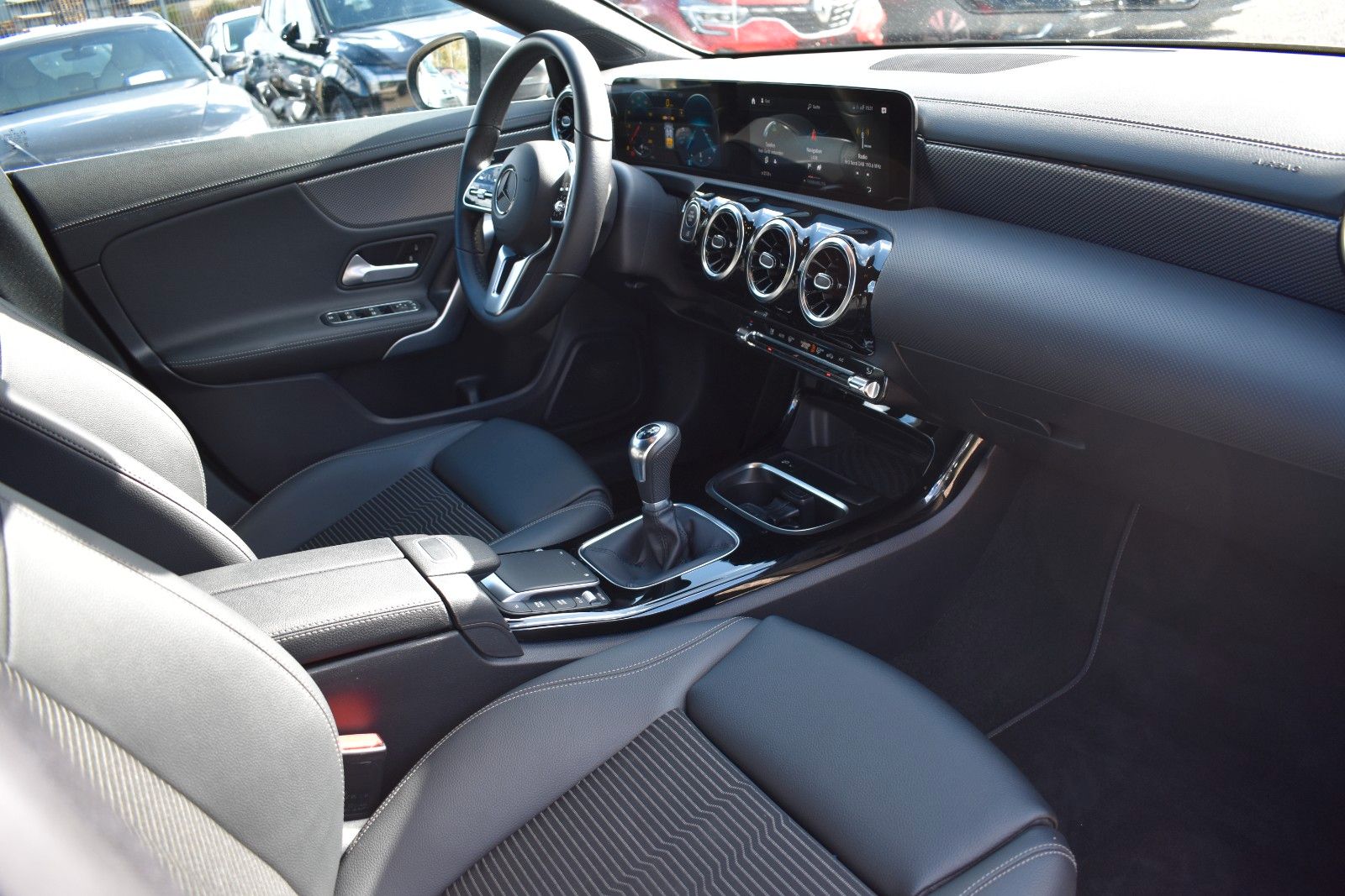 Fahrzeugabbildung Mercedes-Benz CLA 180d Shooting Brake LED/CARPLAY/KAMERA/TEMPO