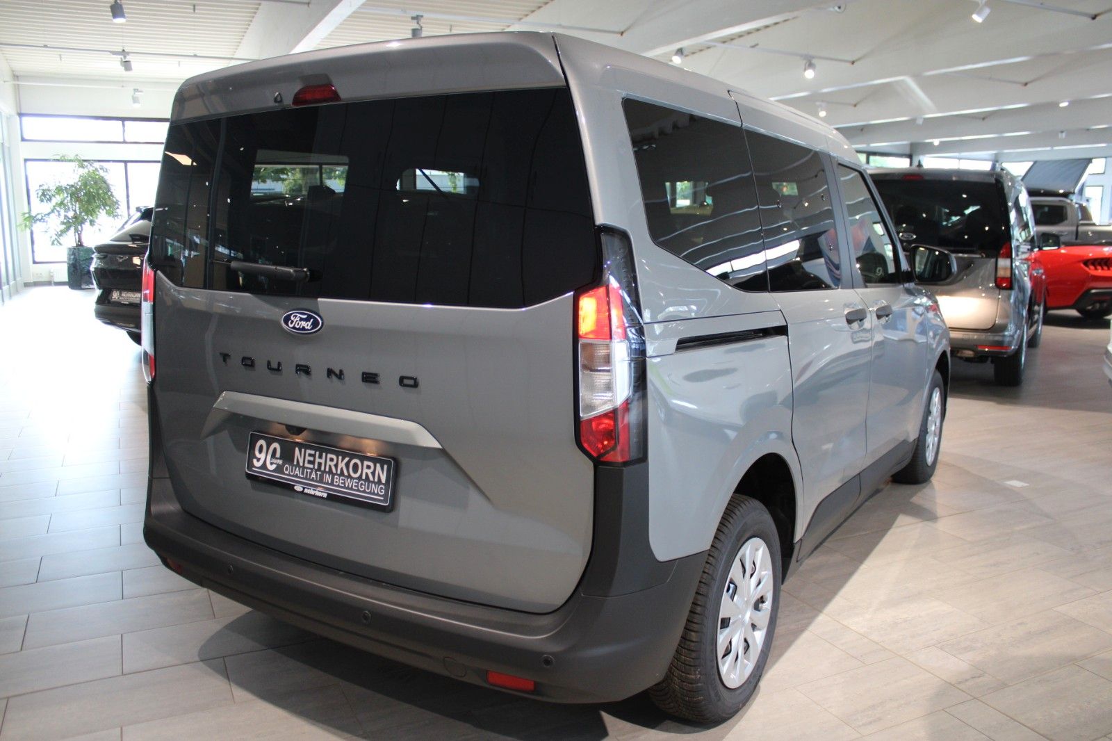 Fahrzeugabbildung Ford Tourneo Courier TREND Kamera WinterPaket2 uvm