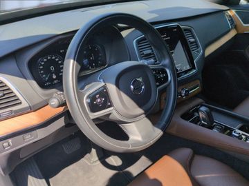 Volvo XC90 - 11