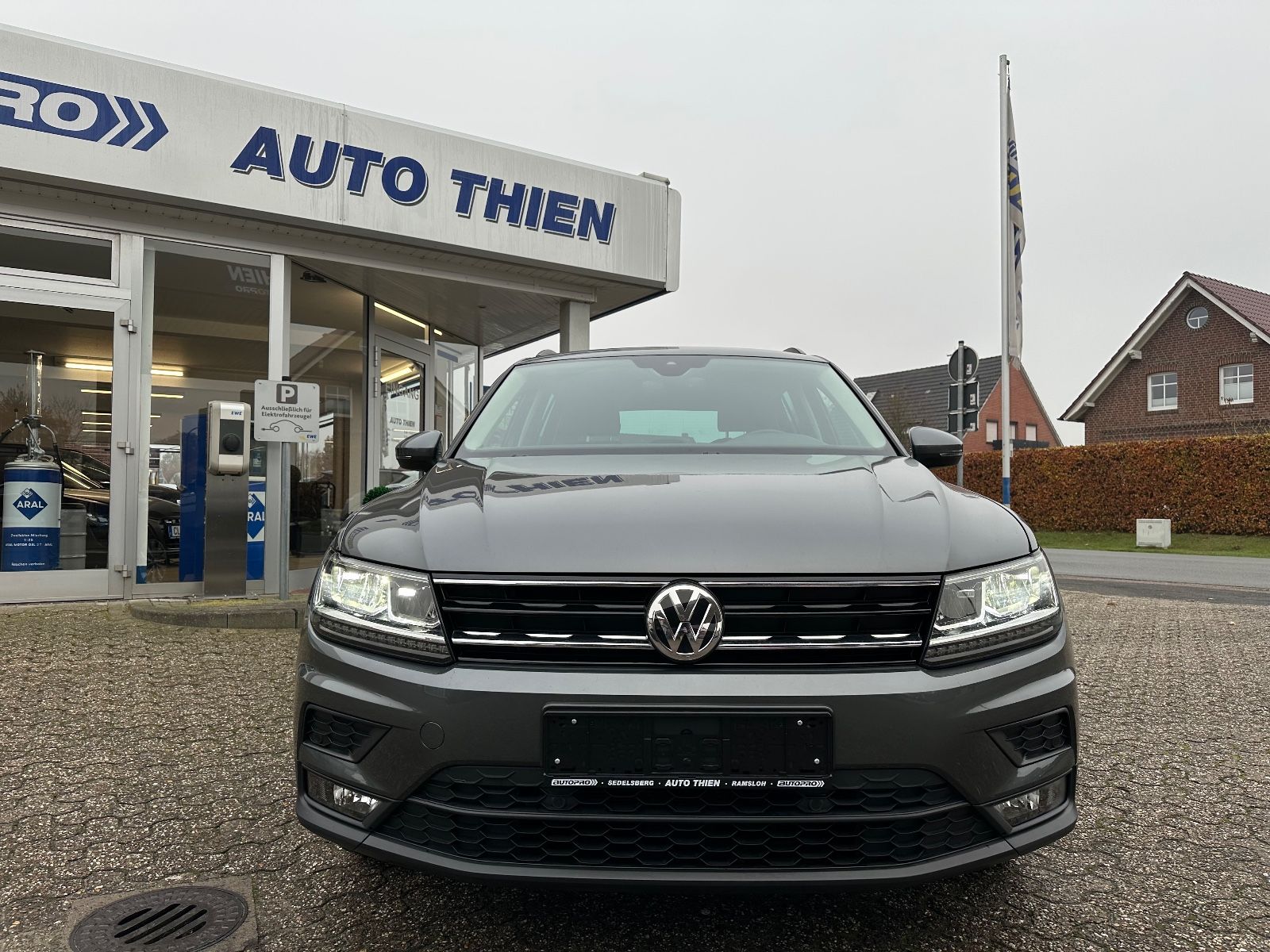 Fahrzeugabbildung Volkswagen Tiguan 1.5 TSI Comfortline DSG AHK/ACC/LED/Navi