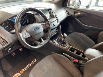 Ford Focus Turnier ST-Line *NAVI*AHK*SZHZ*PDC*LKHZ*