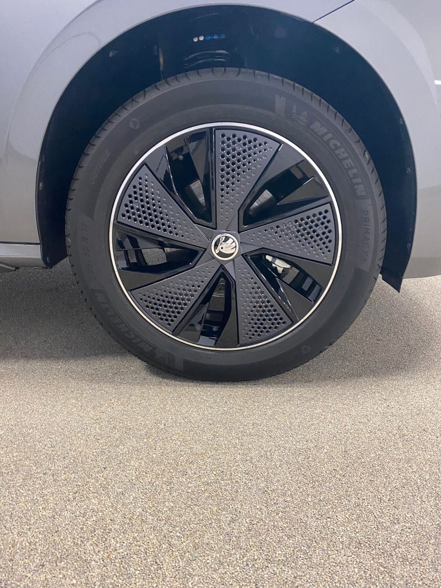 Fahrzeugabbildung SKODA Kamiq 1.5 TSI DSG Monte Carlo+ACC+MATRIX+KAMERA+