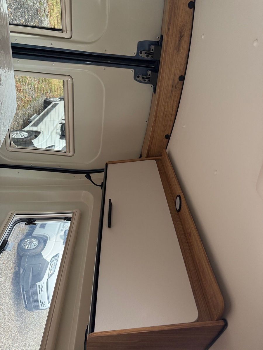 Fahrzeugabbildung Karmann Dexter 4x4 DE 570 AW Klima, RFK, El. Trittstufe