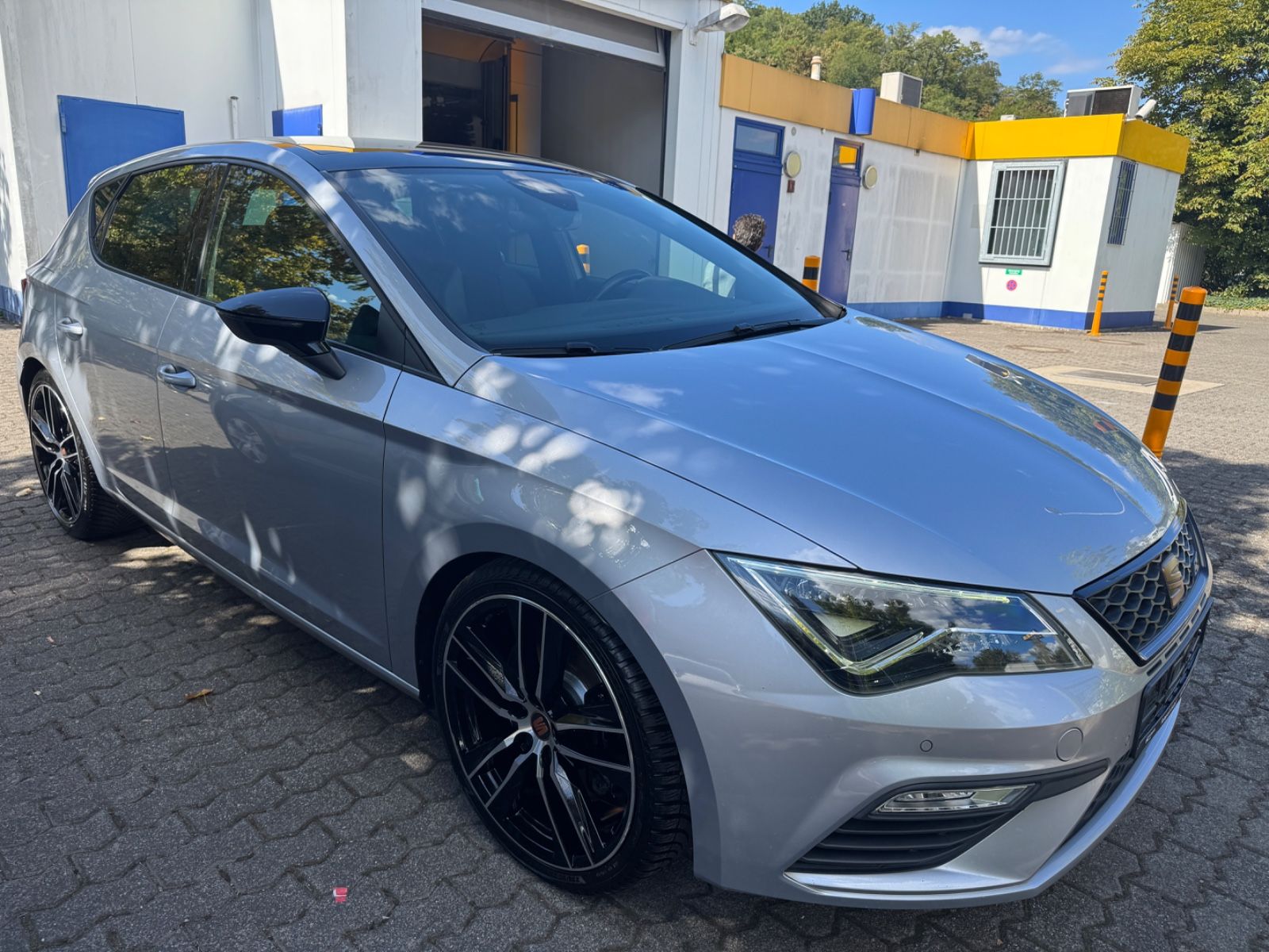 Fahrzeugabbildung SEAT Leon Cupra 290 Panorama+LED+Navi+BeatsAudio