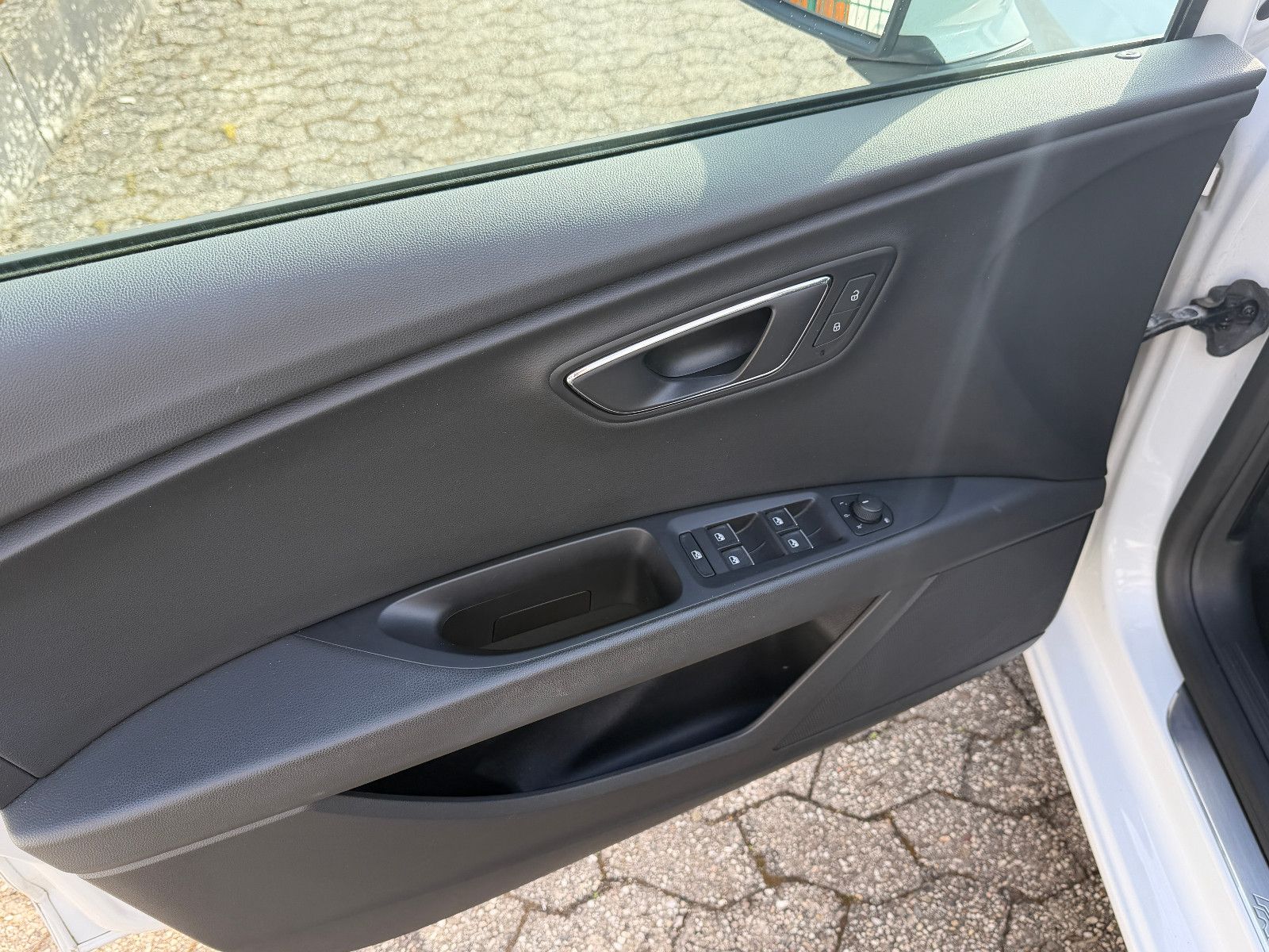 Fahrzeugabbildung SEAT Leon /FR-LINE/LED/NAVI/LEDER/KLIMA/ACC