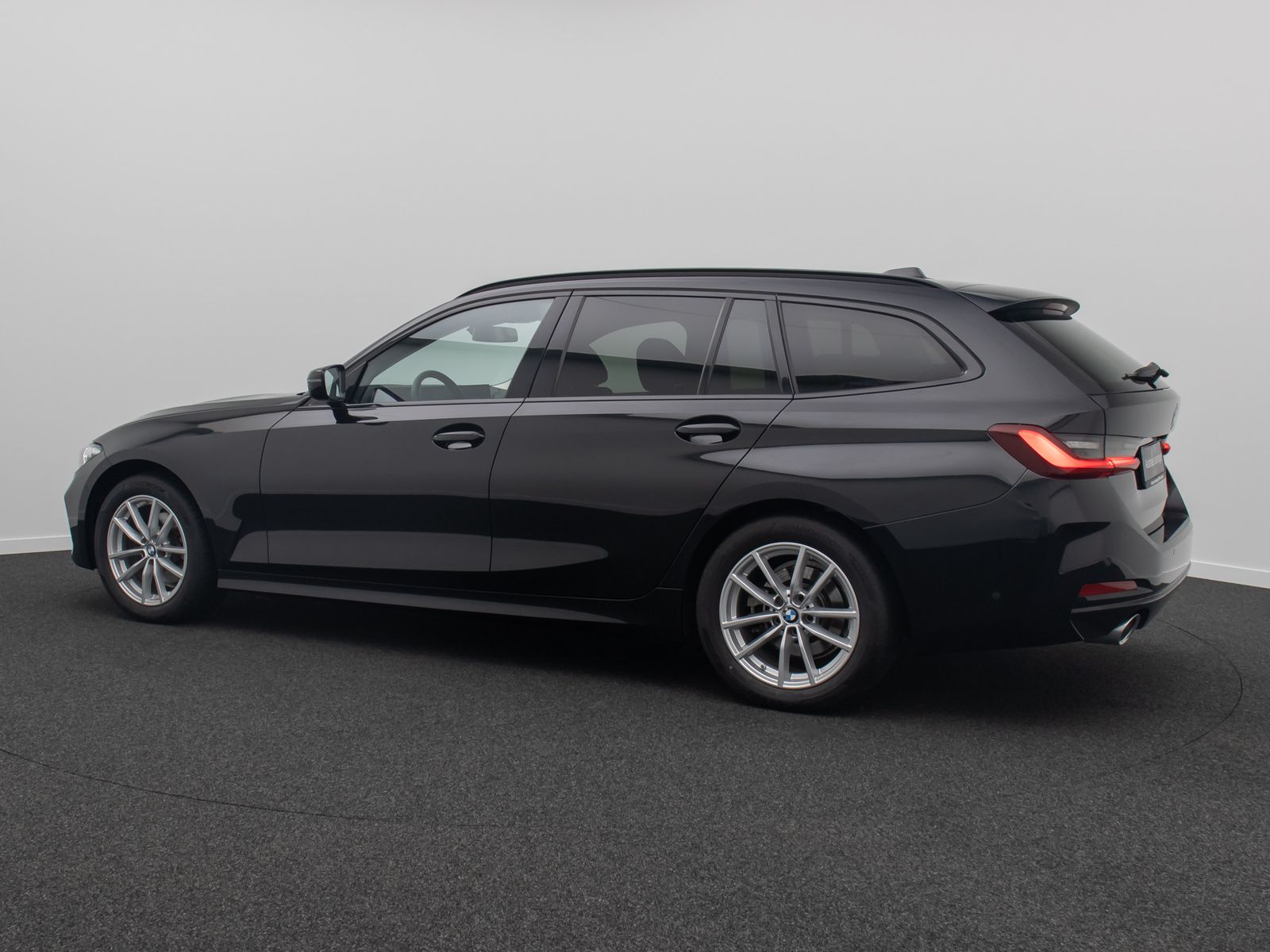 Fahrzeugabbildung BMW 320d HUD Sport Memory Kamera DAB Komfort DrivAss