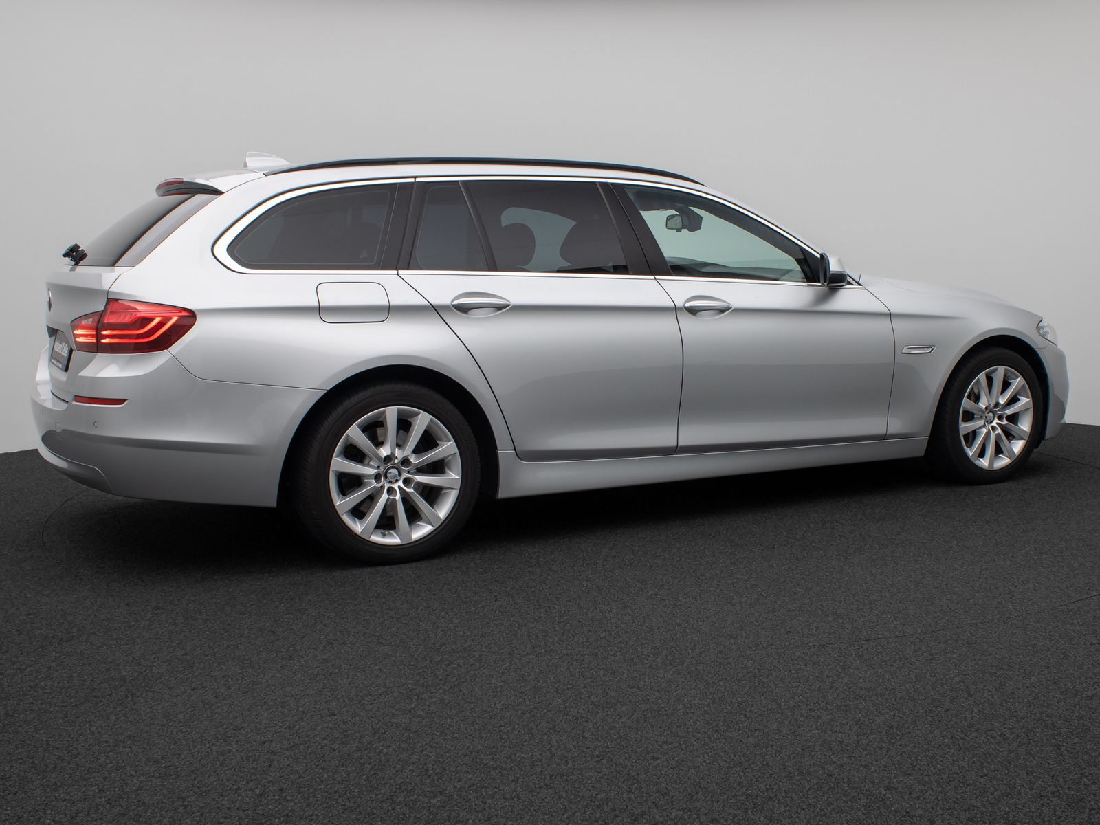 Fahrzeugabbildung BMW 525d NaviPro Fernlichtassist PDC Leder AdapLicht