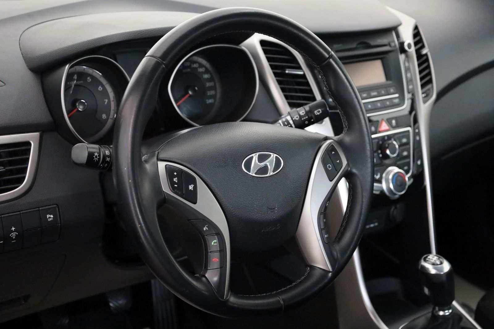 Fahrzeugabbildung Hyundai i30 FIFA World Cup Edition SH,PDC,8 fach bereift