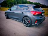 Ford Focus 2,3 EcoBoost ST Styling-Paket ST Styli... - Ford Focus: Grau, Schiebedach