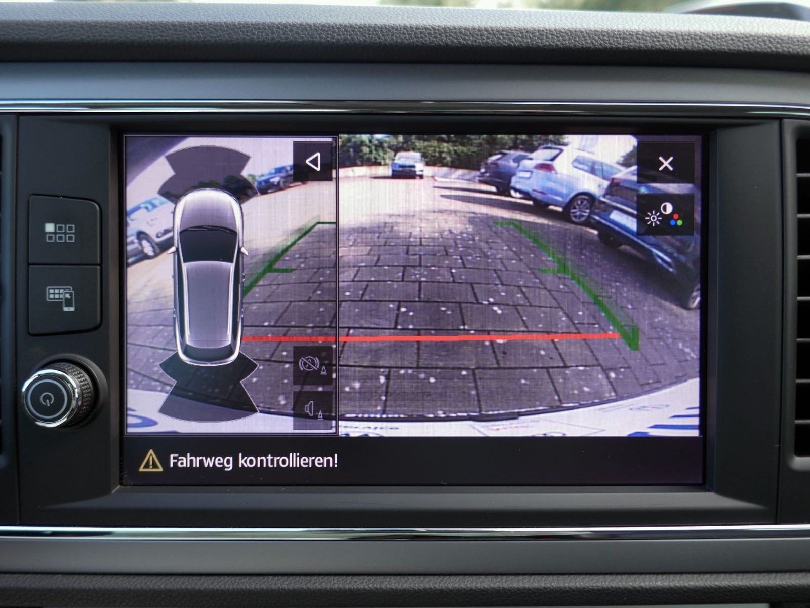 Fahrzeugabbildung SEAT Leon ST Xcellence 1.4 TSI | LED RFK GRA Navi