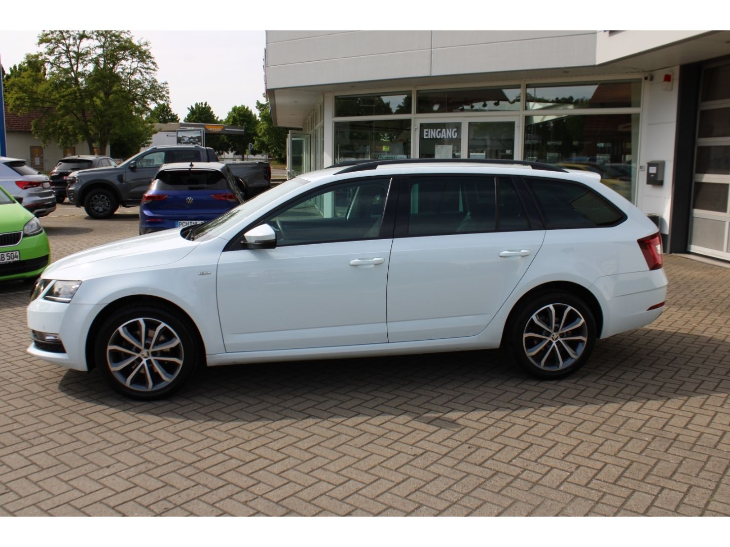 SKODA Octavia Soleil 2.0 TDI Combi LED GRA RFK SHzg AH - Image 2