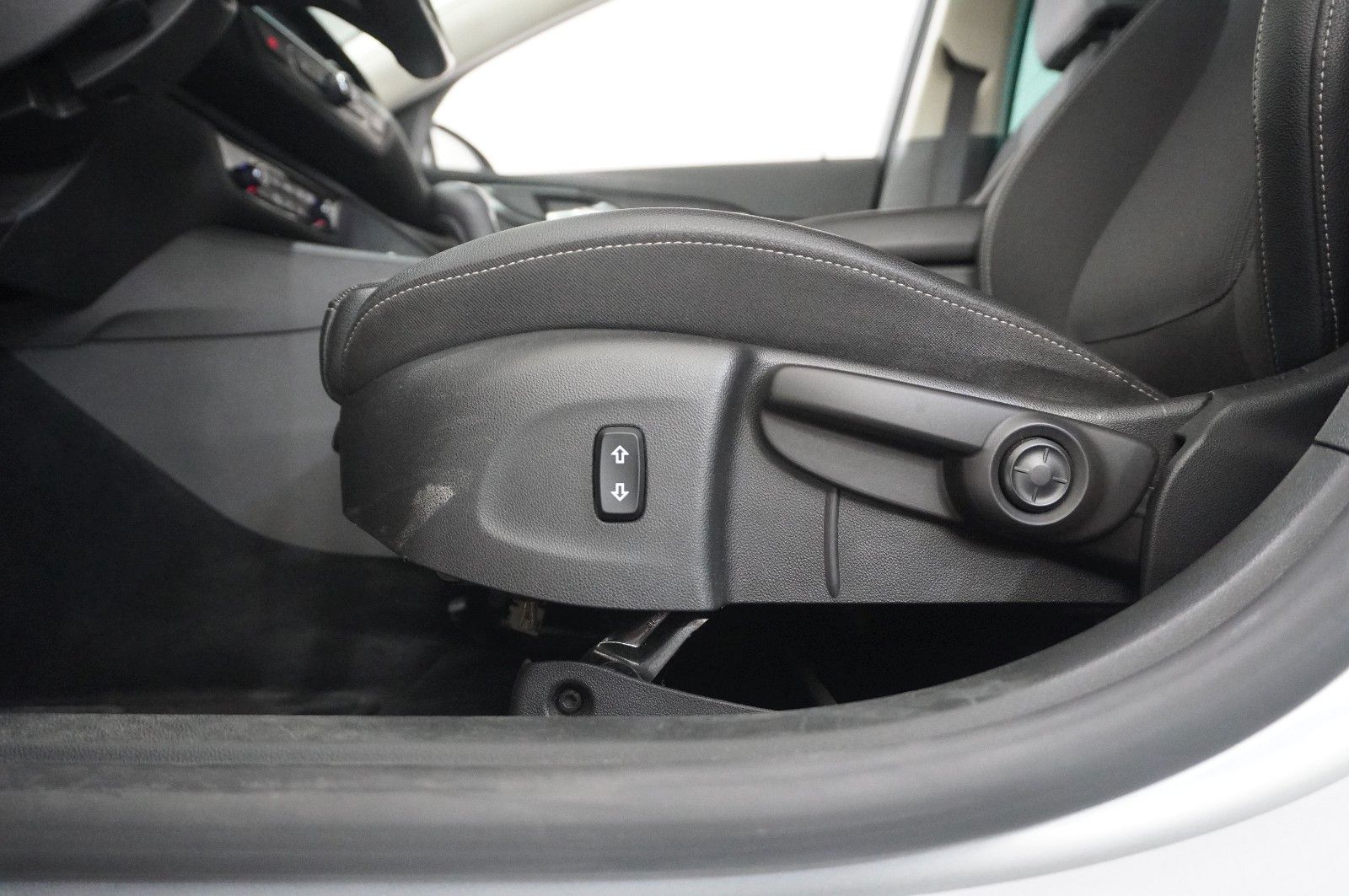 Fahrzeugabbildung Opel Insignia B ST 1.5T DYNAM. NAVI/LED/KAMERA/VIRTU.