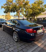 BMW 535d Luxury - blaue BMW 535