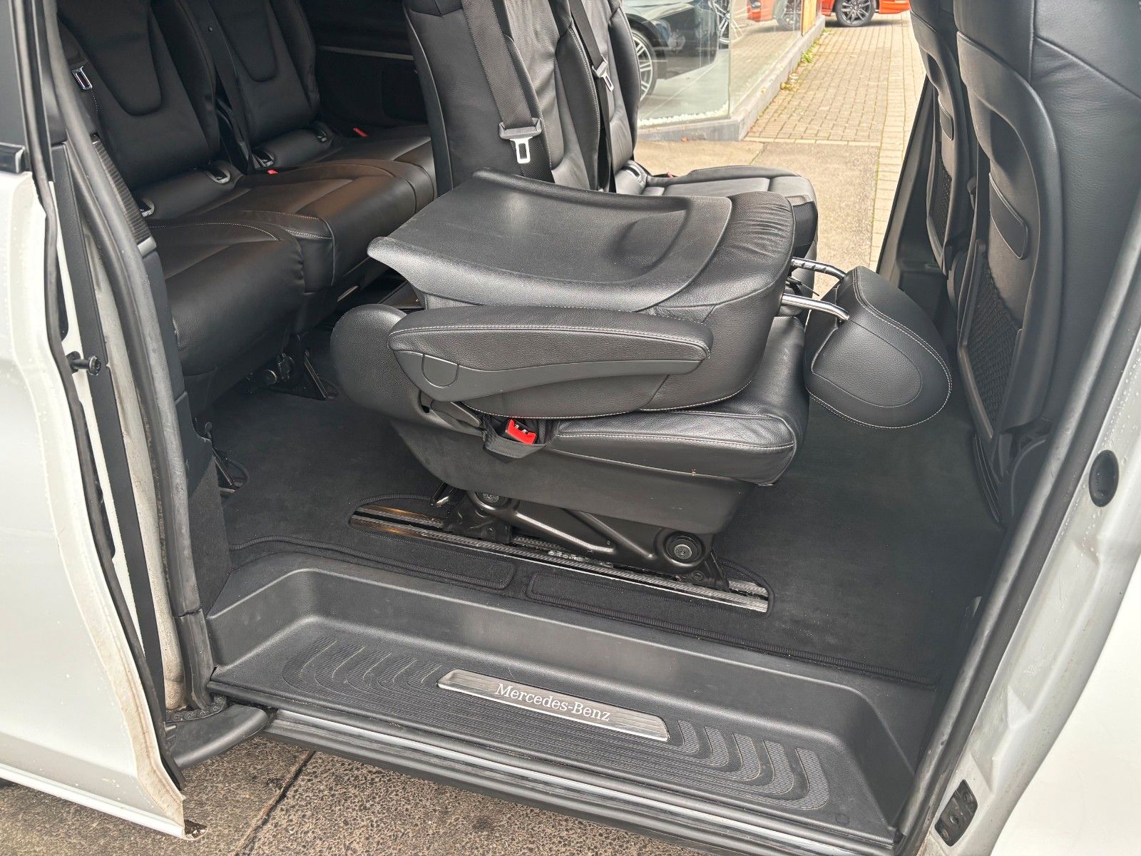 Fahrzeugabbildung Mercedes-Benz V 250d *8-Sitzer*Burmester*Ambiente*360°*Memory