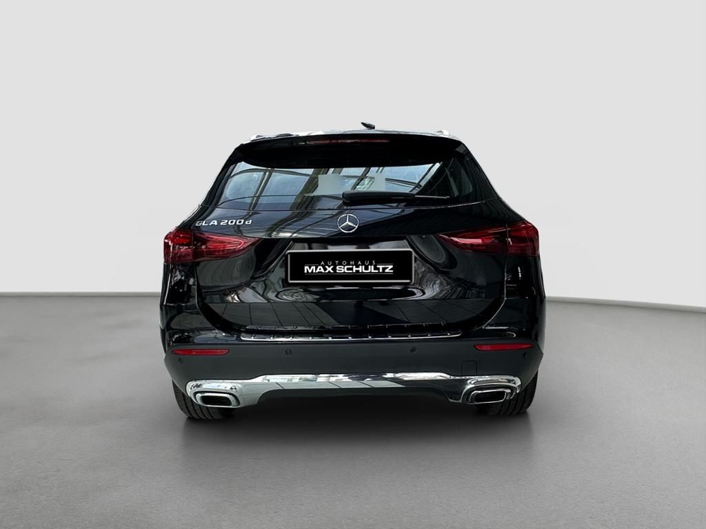 Fahrzeugabbildung Mercedes-Benz GLA 200 d LED*ParkAss*SpurH*el.Heck*PDC*RFK*AHK